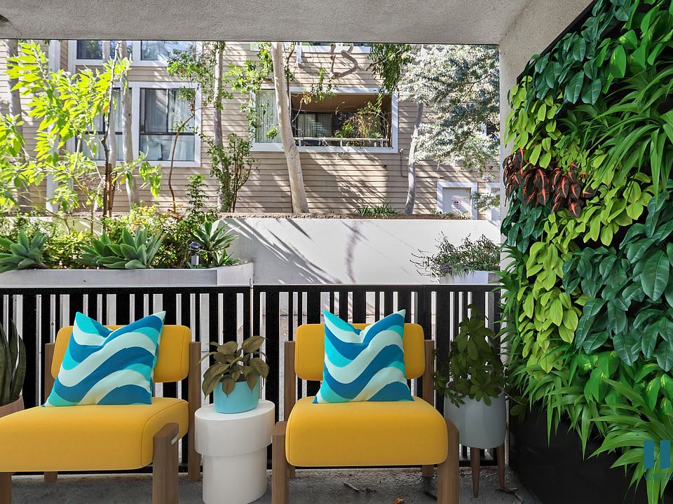 Spacious Patio
