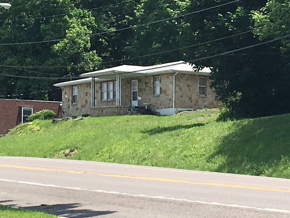 2nd image of 810 Braddock Rd