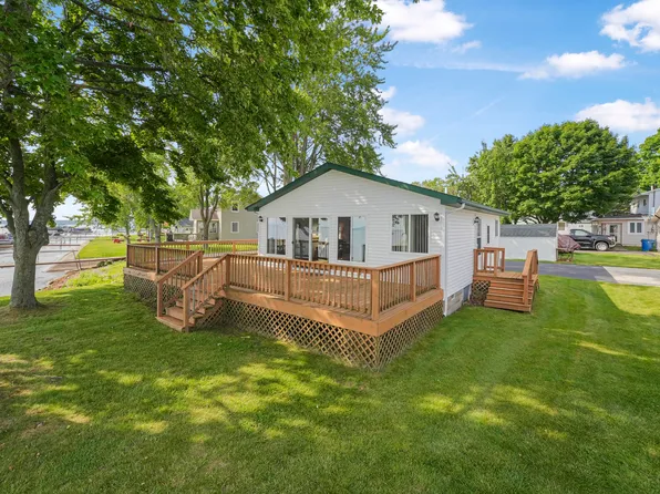 119 Wilson Ave, Houghton Lake, MI 48629