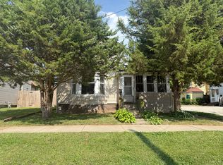209 Sherman Pl, Waukegan, IL 60085