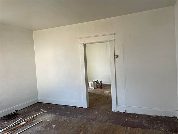 5th image of 1323 S 14th St