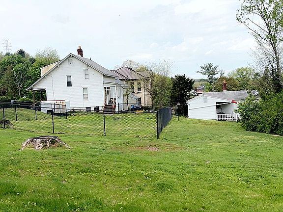 3rd image of 11839 Crockett St