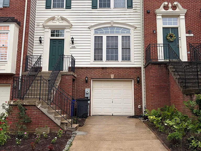 10526 Abingdon Way — Photo 1