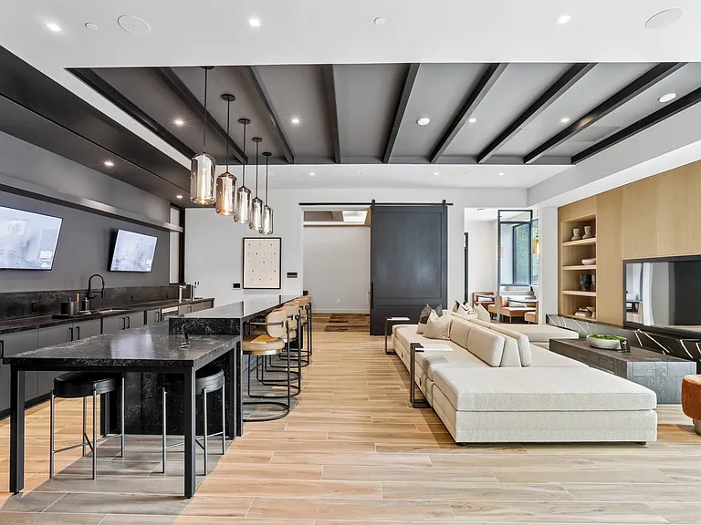 Alta New Carrollton — Photo 22