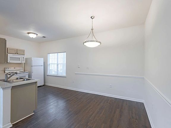 3rd image of 4400 Amethyst Ct #2C