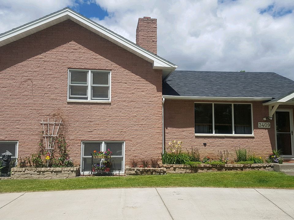 Front-half moon driveway