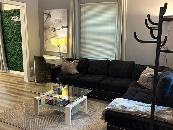 4th image of 127 Wilmington Pl SE Room 3