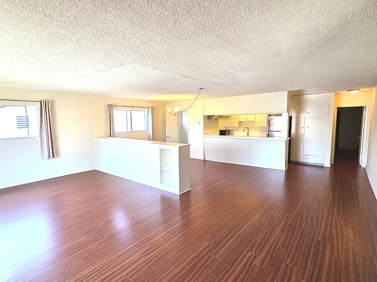 2622 4th St #12 — Photo 2