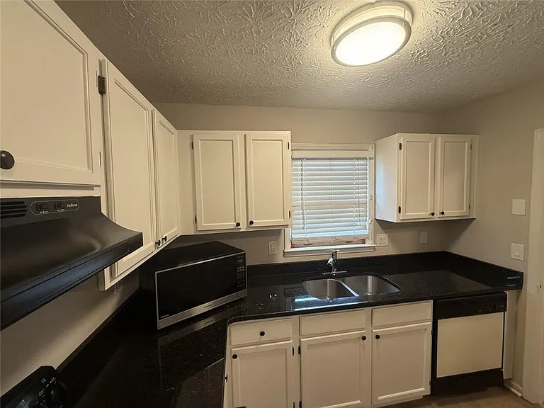 2906 Webb Bridge Rd — Photo 5