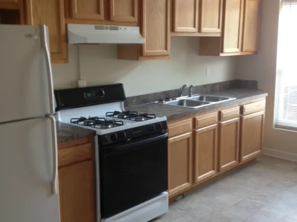 909 N Luzerne Ave, Baltimore, MD 21205