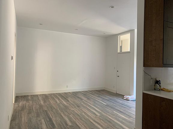 3rd image of 1277 Barry Ave APT 3