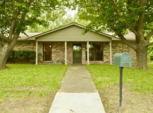205 Texoma Dr, Whitesboro, TX 76273