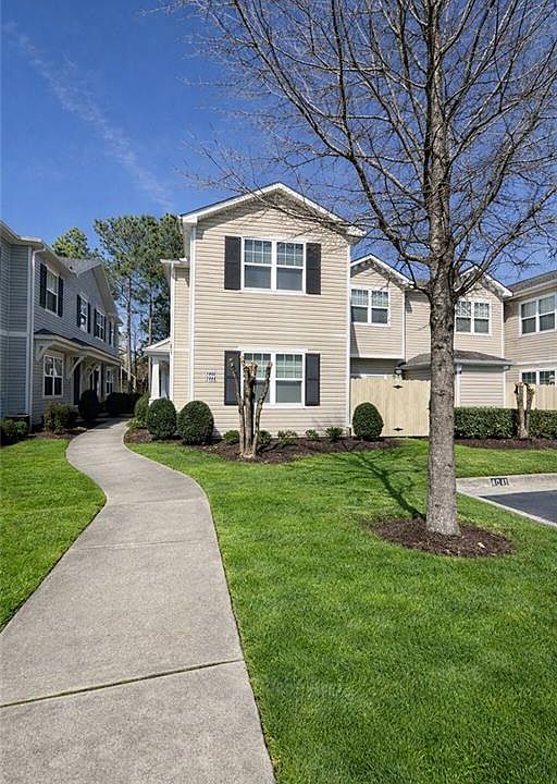 2nd image of 1440 Rollesby Way