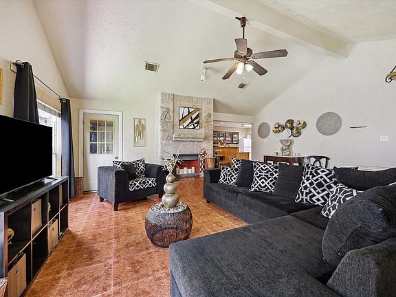 2nd image of 1419 Willow Wisp Dr