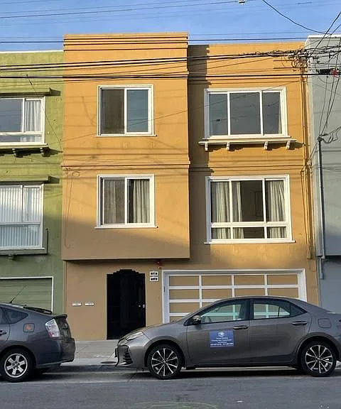 118A Holloway Ave — Photo 1