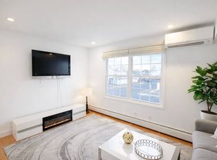 31 Hill Ln #2, Levittown, NY 11756