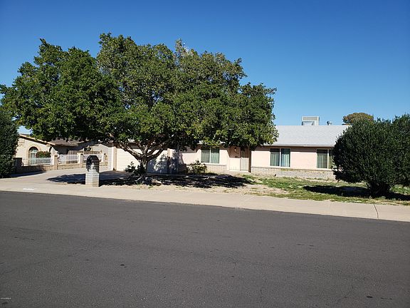 5th image of 1824 E Desert Dr