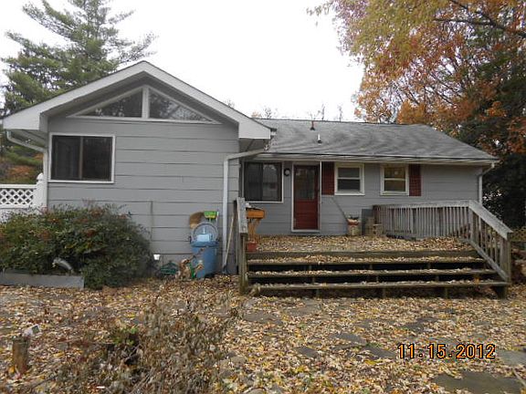 3rd image of 150 Porter Dr