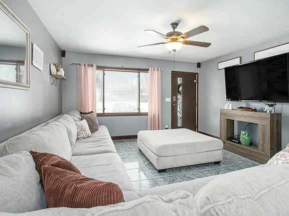4th image of 1000 Greenlawn Dr