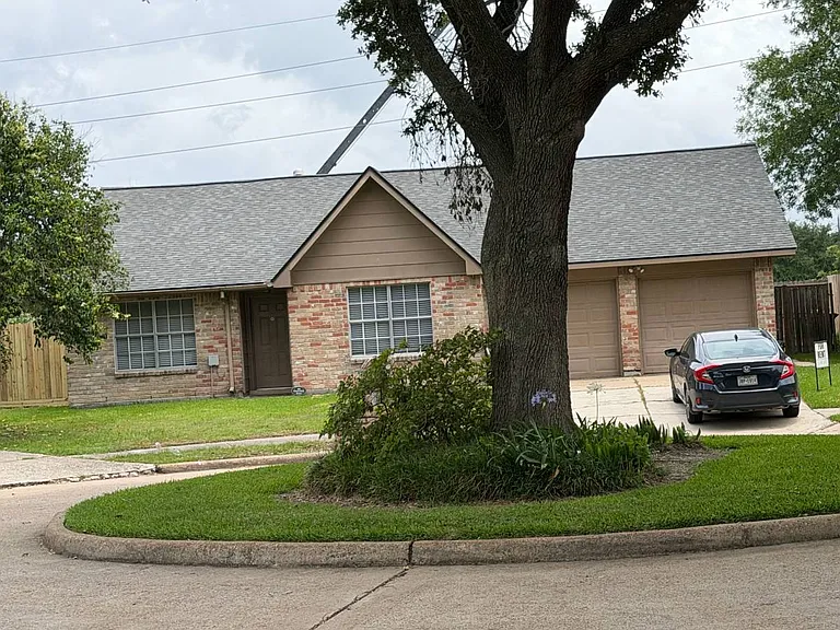 8306 Windy Creek Dr — Photo 15