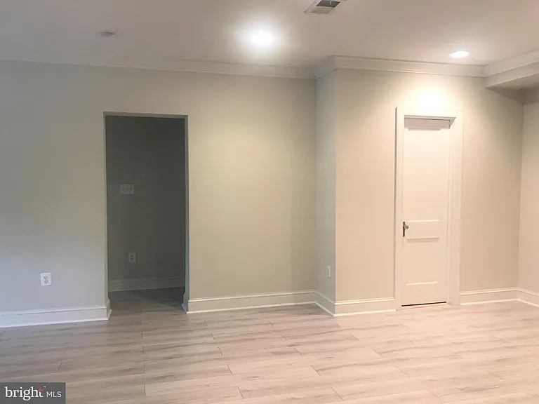 401 Commonwealth Ave #10B — Photo 9