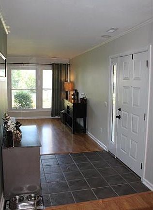 4th image of 5024 Foxdale Dr