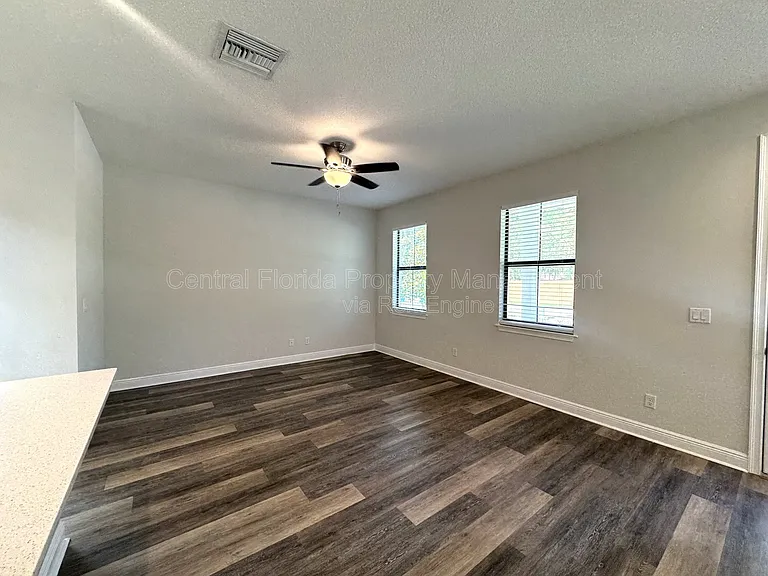 2861 Mayer St — Photo 6