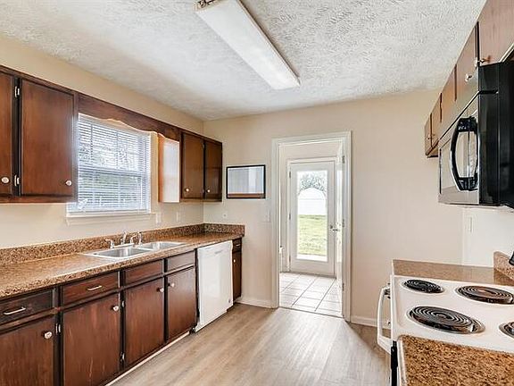 4th image of 146 Ziffell Dr