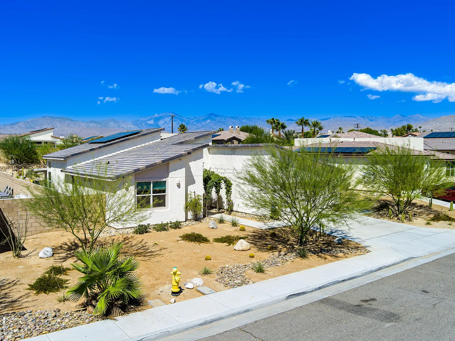 3 bed, 1707 sqft, $5,600 — Photo 2