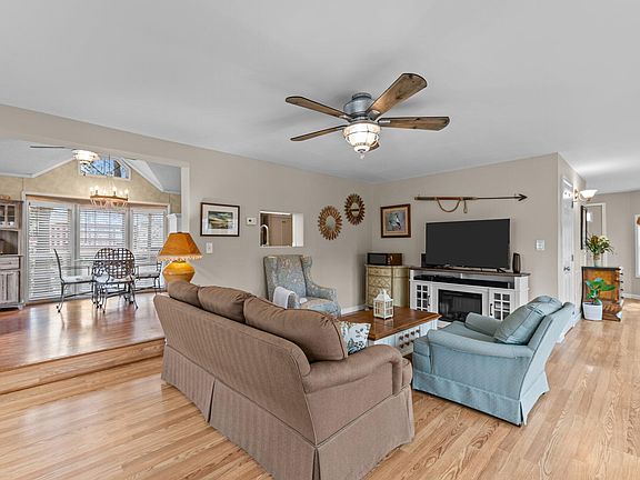 3rd image of 1744 Sagamore Dr #684