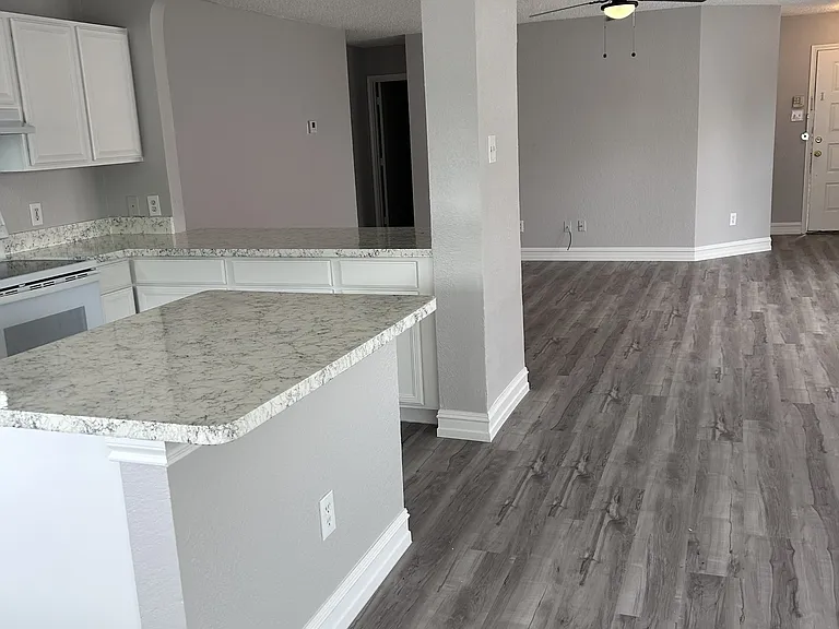 701 King St — Photo 9
