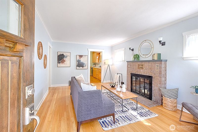 2nd image of 7032 22nd Avenue NW
