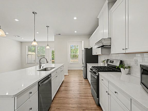3rd image of 1333 Channing Park Cir
