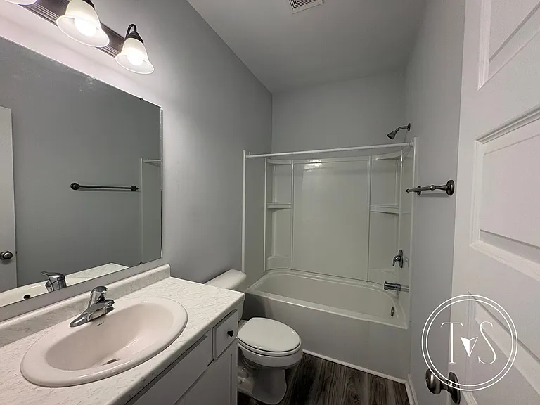 1661 SE Arnold Dr — Photo 10