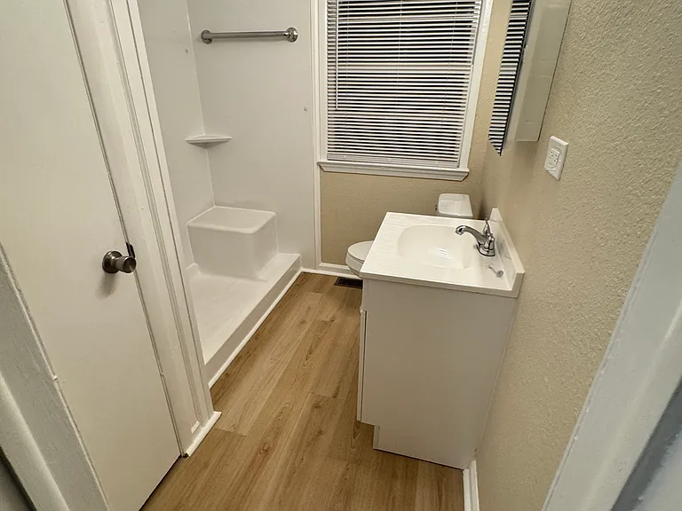 119 Lassiter Dr — Photo 8