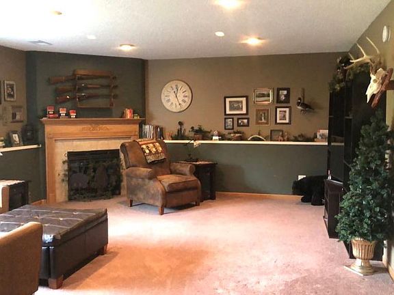 2nd image of 1719 Perennial Ln NE