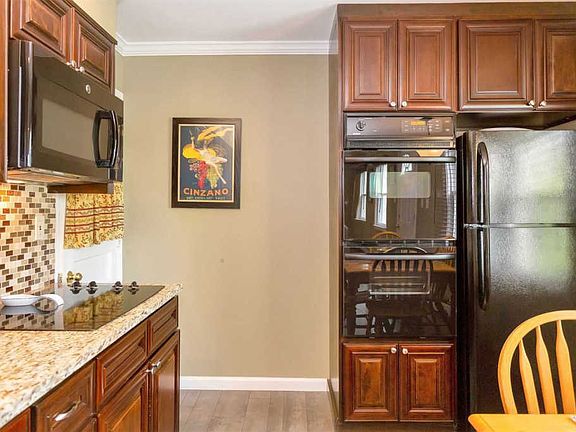 3rd image of 23 Needle Ln