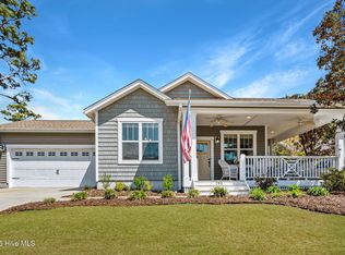 206 Azalea Dr, Holly Ridge, NC 28445