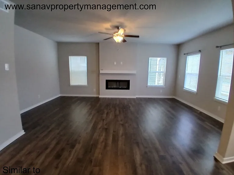 2404 SW Plaza Pkwy — Photo 8