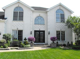 2308 Cloverdale Rd, Naperville, IL 60564