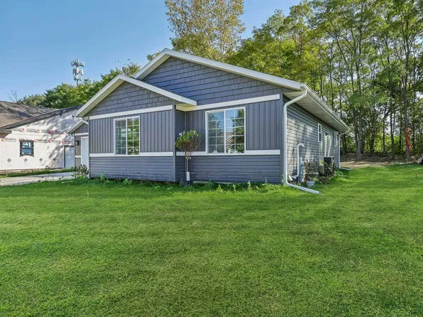 902 Garity St, Jefferson, WI 53549