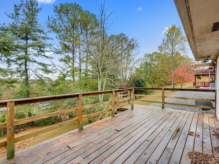 729 Foothills Rd — Photo 26
