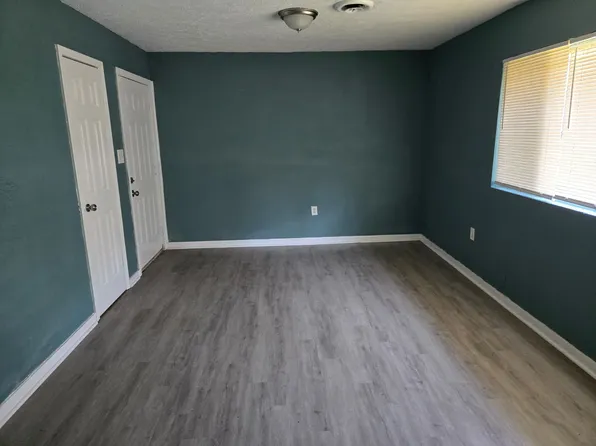 5301 Queen Mary Ln, Jackson, MS 39209