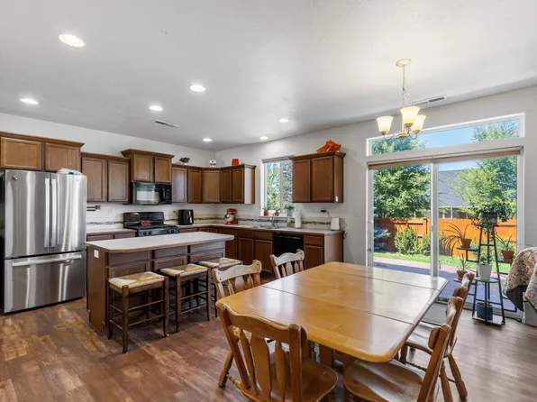 21382 NE Eagle Crossing Ave, Bend, OR 97701