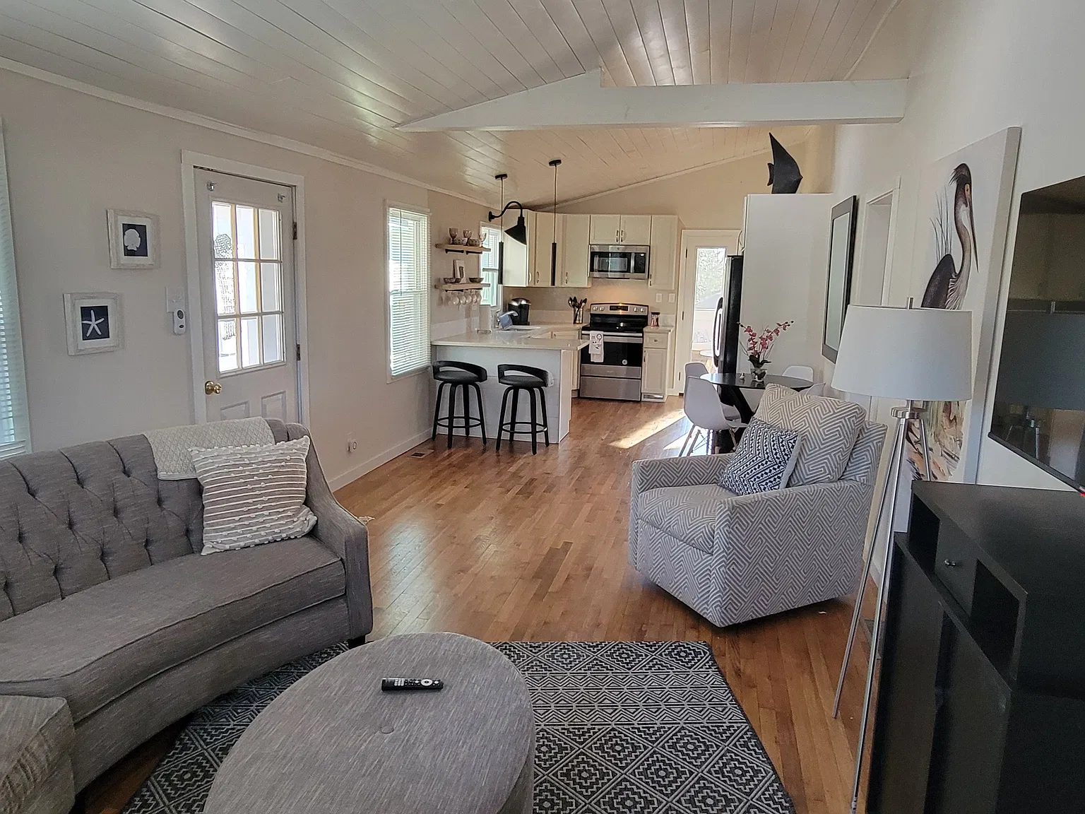 4 bed, 3000 sqft, $5,500 — Photo 4