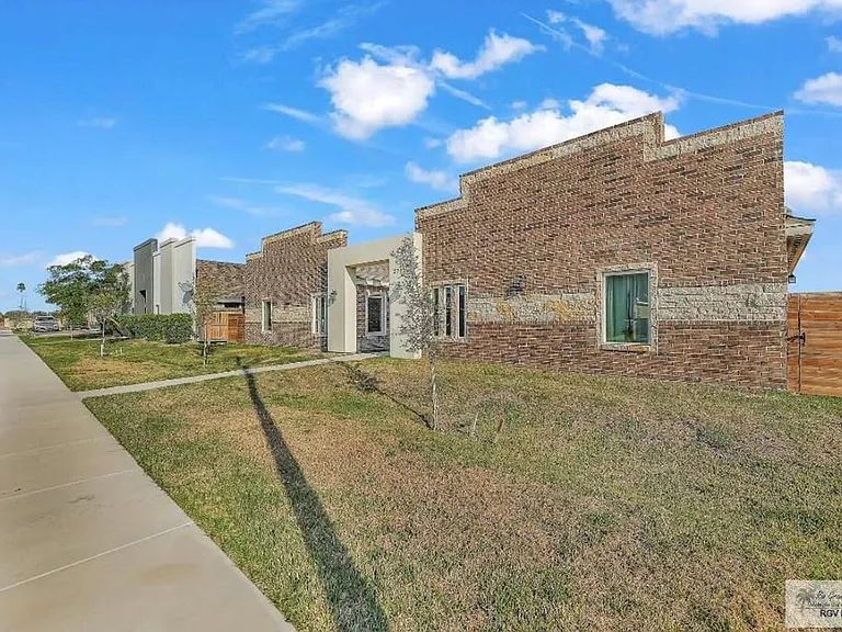 2713 Primrose Ave #A1 — Photo 2
