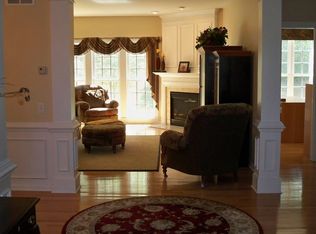 124 Camelot Ln, Newtown Square, PA 19073