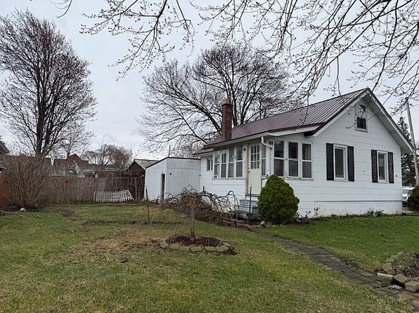 201 Ohio St, Medina, NY 14103