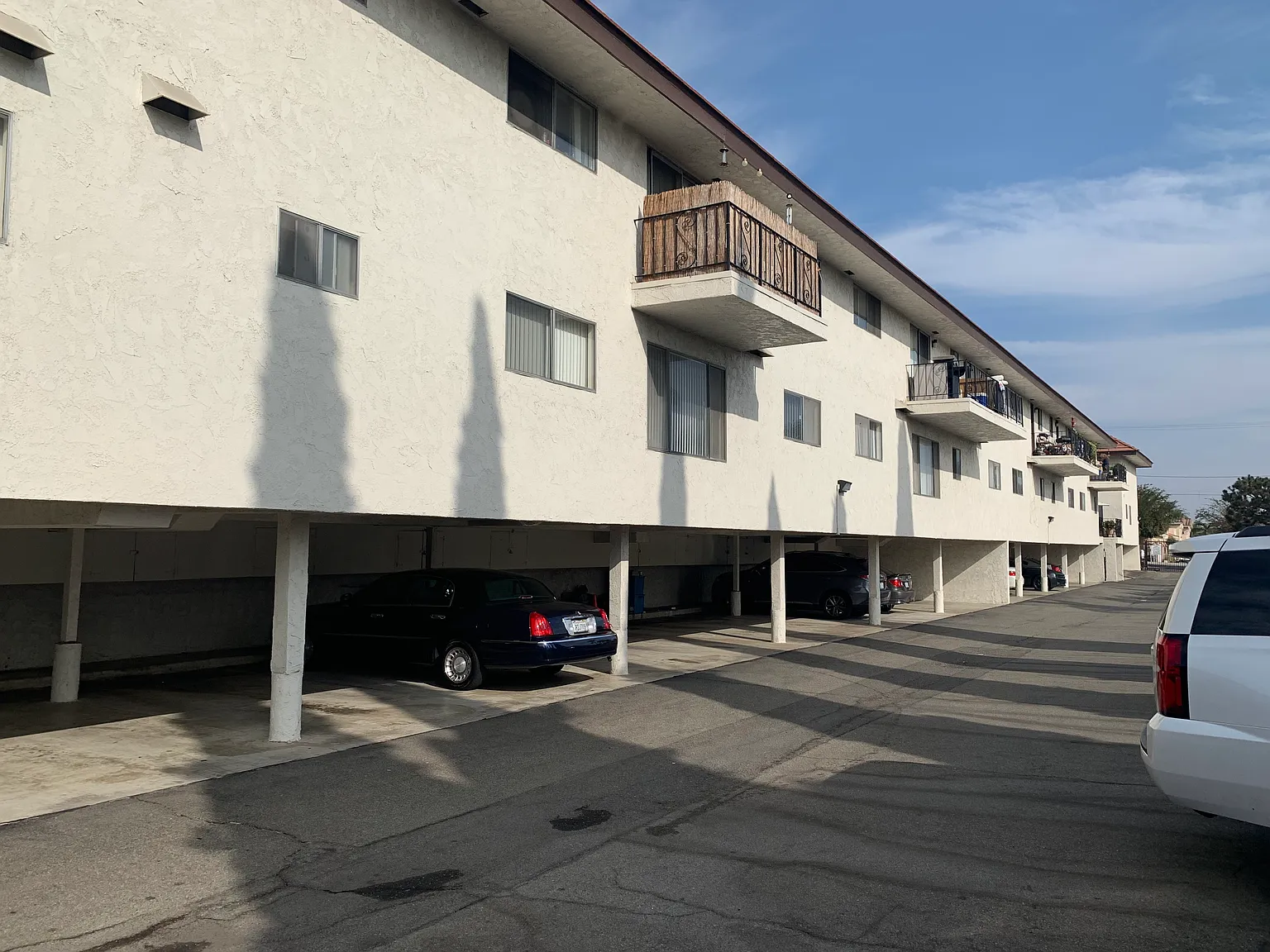 2 bed, 1100 sqft, $2,400 — Photo 4