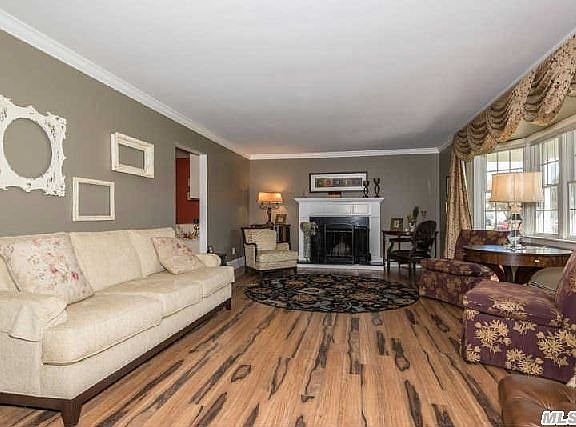 3rd image of 9 Thornridge Ln